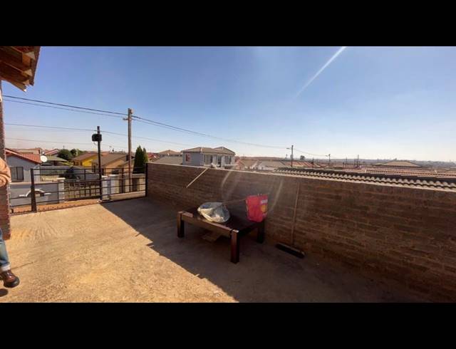 1 BEDROOM PROPERTY TO RENT IN PROTEA GLEN EXT